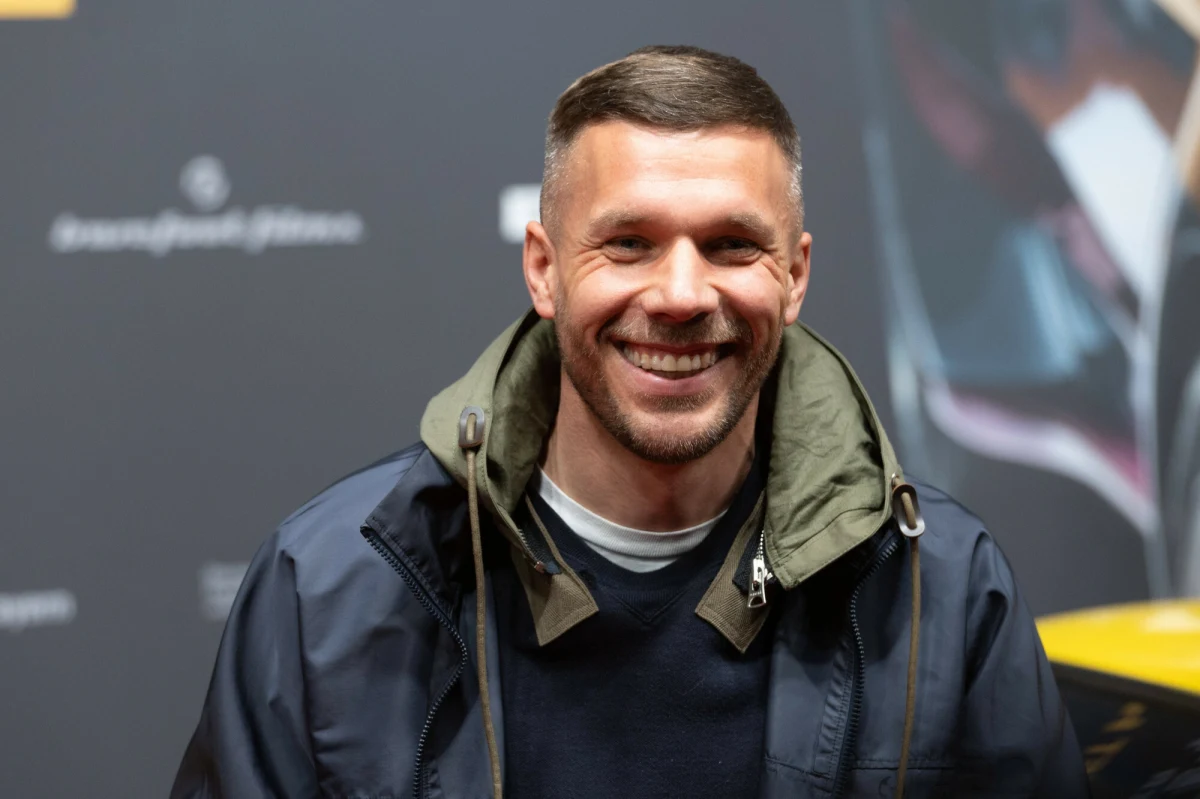 ​Lukas Podolski pożegna się z kibicami FC Koeln meczem z Górnikiem Zabrza. Zagra w obu zespołach. "W pierwszej połowie zagram w Górniku, a potem w FC Koeln. Na koniec więc i tak wygram" - komentuje Podolski. 