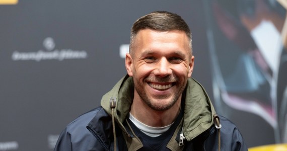 ​Lukas Podolski pożegna się z kibicami FC Koeln meczem z Górnikiem Zabrza. Zagra w obu zespołach. "W pierwszej połowie zagram w Górniku, a potem w FC Koeln. Na koniec więc i tak wygram" - komentuje Podolski. 