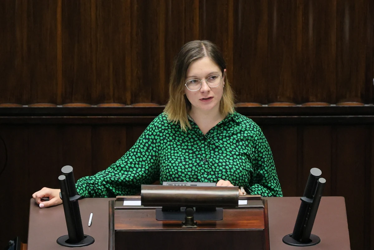 Sejm w czwartkowym głosowaniu dokonał zmian składów osobowych komisji sejmowych. M.in. odwołał z komisji infrastruktury posłankę Paulinę Matysiak (Lewica).