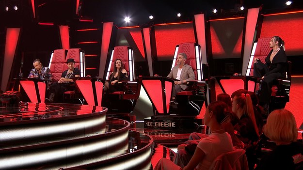 Podczas bitew trenerzy "The Voice of Poland" pokazują swoje prawdziwe oblicze. Okazuje się, że są o wiele bardziej surowi niż dotychczas. Ostro oceniają poczynania uczestników i nie gryzą się w język. - To, co się wydarzyło na scenie, rozwaliło mi uszy - podsumował jeden z występów Michał Szpak. 