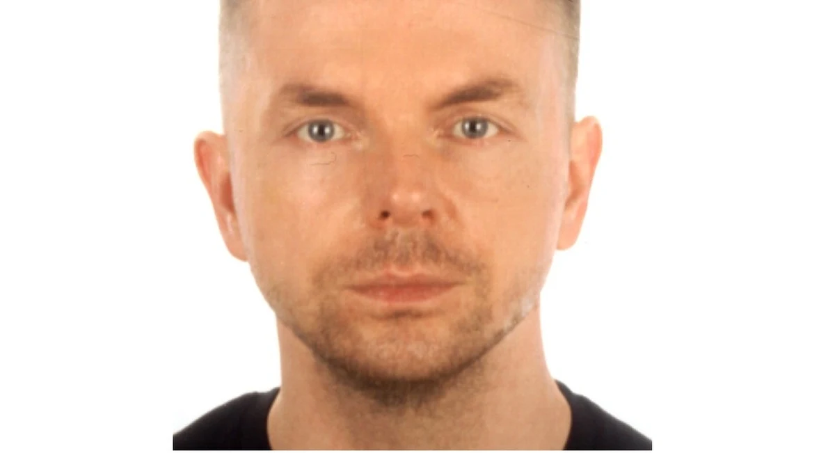 Jest czerwona nota Interpolu za twórcą marki Red is Bad, biznesmenem Pawłem Szopą. Jest on jednym z podejrzanych ws. nieprawidłowości w Rządowej Agencji Rezerw Strategicznych (RARS), która odgrywała znaczącą rolę w zwalczaniu epidemii Covid-19 w Polsce.