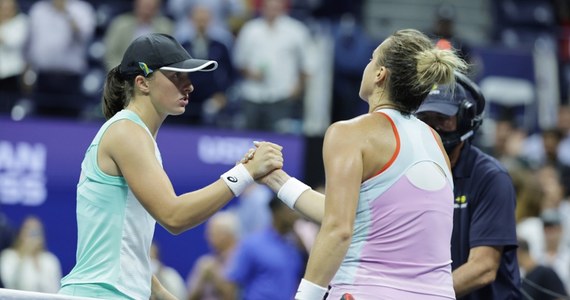 Białorusinka Aryna Sabalenka, która po wygranej z Julią Putincewą 1:6, 6:4, 6:0 awansowała do ćwierćfinału turnieju WTA 1000 w chińskim Wuhan, "wirtualnie" wyprzedziła Igę Świątek w światowym rankingu. Na pierwszym miejscu oficjalnie pojawi się 28 października. W ćwierćfinale Sabalenka zmierzy się z Magdaleną Fręch.