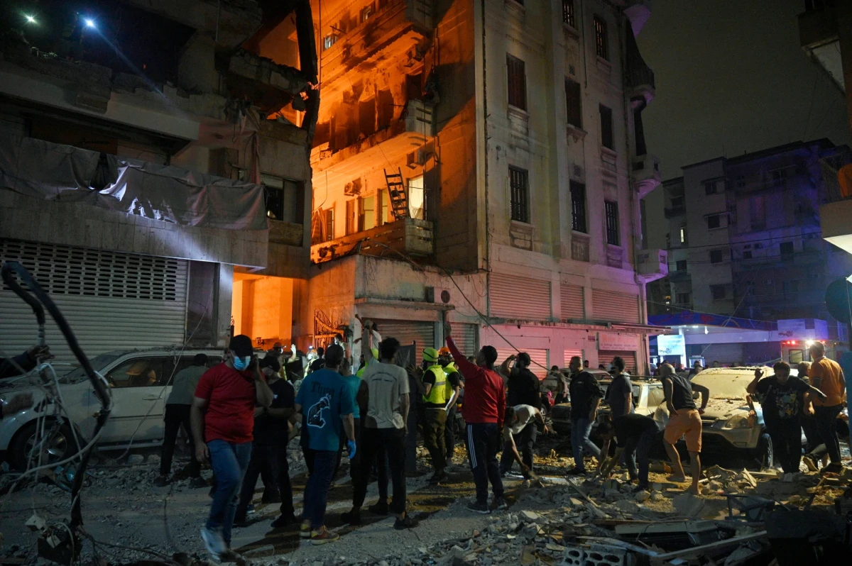 Co najmniej 18 osób zginęło, a 92 zostały ranne w izraelskich nalotach na centrum Bejrutu w czwartkowy wieczór - poinformowało ministerstwo zdrowia Libanu. Media zwracają uwagę na to, że ataki przeprowadzono na gęsto zaludnione centrum miasta, które wcześniej nie było bombardowane przez Izrael.