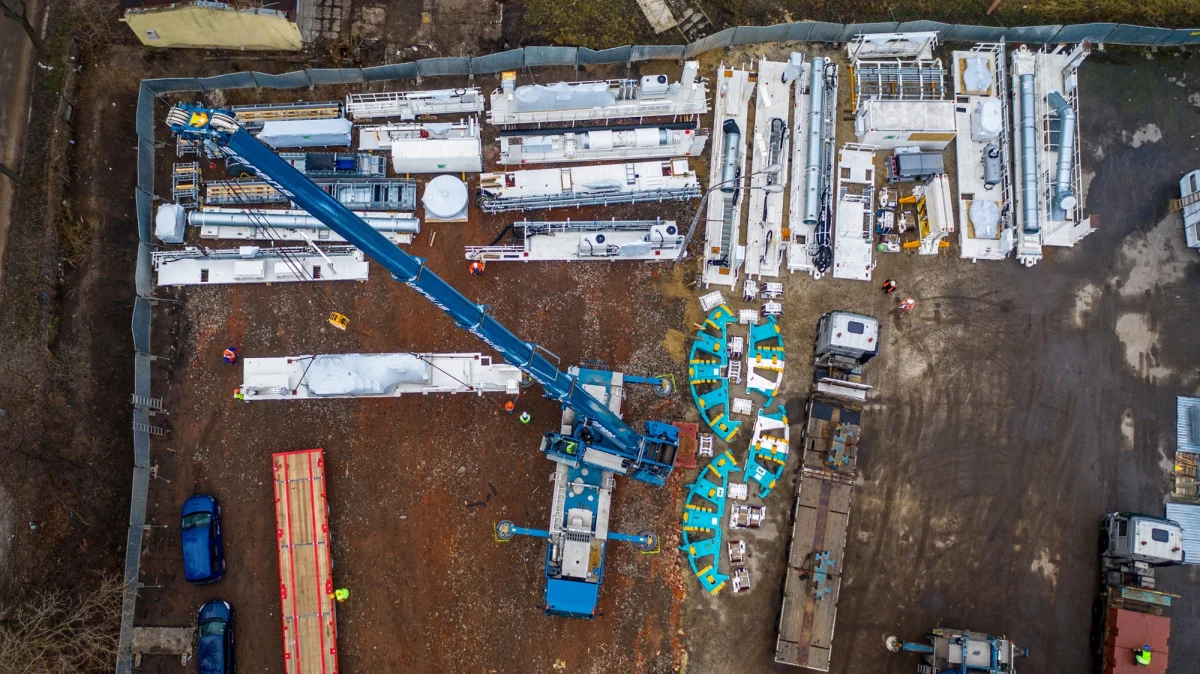 Dwa niewybuchy znaleziono podczas prac przy budowie tunelu średnicowego w Łodzi. Miny zostały już zabrane przez saperów. Dzięki temu wznowiono ruch pociągów Łódzkiej Kolei Aglomeracyjnej na szlaku Łódź Żabieniec - Łódź Kaliska - informuje dziennikarka RMF FM Agnieszka Wyderka. 