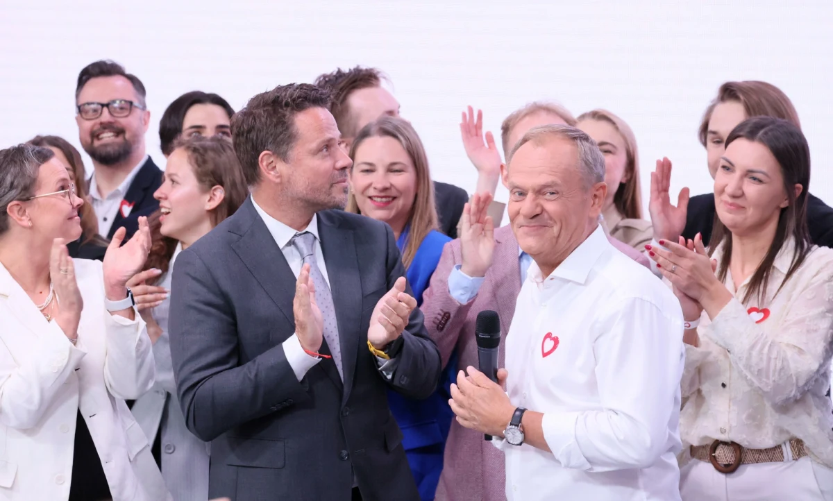 To może zepsuć humor tym, którzy sądzą, że pierwsza rocznica wyborów parlamentarnych będzie się wiązać z równie doniosłymi wydarzeniami, że pokaże, jak ważna i skuteczna była zmiana władzy. Serię zaplanowanych i przewidywanych faktów, dziejących się wokół przypadającej we wtorek rocznicy całkiem trafnie opisuje jednak właśnie słowo falstart. Można tego nie zauważać z perspektywy długofalowej, gdzie zawsze da się coś ponaciągać i zinterpretować tak, żeby wypadło korzystnie. W oparciu o proste wydarzenia kilku ostatnich i kolejnych dni zignorować ewidentnych falstartów nie można.