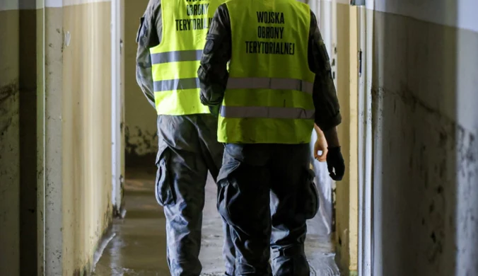 Żołnierz zatrzymany, miał okradać powodzian. Zdecydowana reakcja WOT