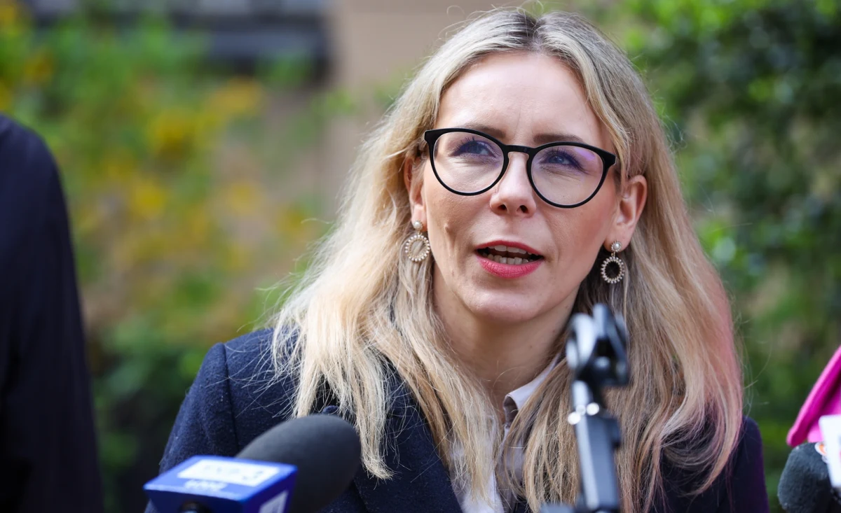 Minister ds. społeczeństwa obywatelskiego Agnieszka Buczyńska planuje złożyć rezygnację ze sprawowanej funkcji. Z informacji PAP wynika, że stanowisko to obejmie obecna wiceprezydent m.st. Warszawy Adriana Porowska.