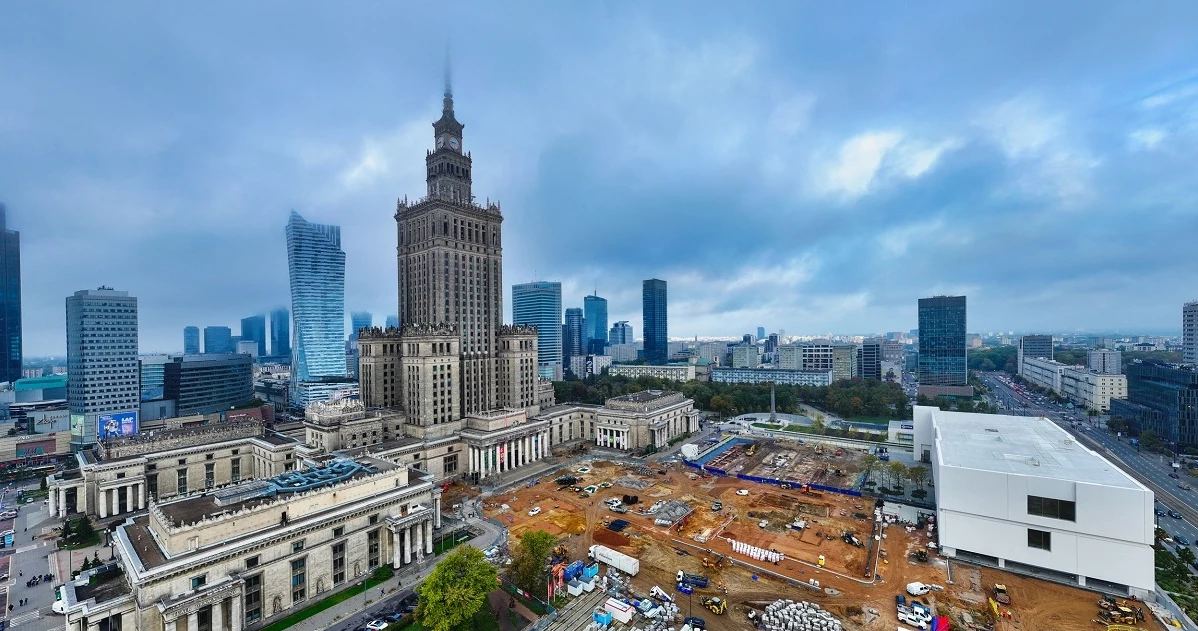 Trwa przebudowa placu Centralnego w Warszawie 