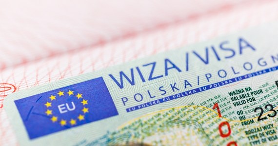 Od początku 2024 roku obywatelom Rosji wydano 1821 wiz - przekazało Ministerstwo Spraw Zagranicznych na platformie X. Jak dodano, w całym 2023 roku tego rodzaju liczba zezwoleń na wjazd do Polski wyniosła 4294.