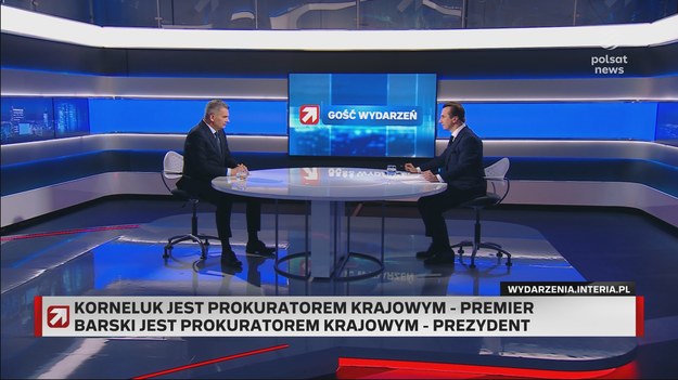 - Andrzej Duda nie jest moim autorytetem prawnym - wskazał w piątkowym wydanie "Gościa Wydarzeń" Prokurator Krajowy Dariusz Korneluk. - Twierdzę za byłym prezesem Trybunału Konstytucyjnego, że mamy prezydenta, który dopuścił się wielokrotnego łamania Konstytucji - dodał i ocenił, że Andrzej Duda popierając Dariusza Barskiego "mija się zupełnie z rzeczywistością prawną".