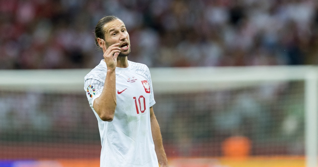 Krychowiak znów wywołał poruszenie. Nastąpił zwrot akcji, kibice zaskoczeni wiadomości,aktualności,Interia Krychowiak znów wywołał poruszenie. Nastąpił zwrot akcji, kibice zaskoczeni