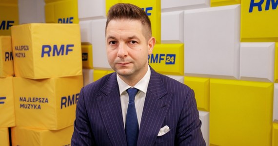 „Wiele wskazuje na to, że 11 listopada poznamy kandydata PiS na prezydenta” – mówił Gość Krzysztofa Ziemca w RMF FM, Patryk Jaki z Suwerennej Polski przed sobotnim kongresem Prawa i Sprawiedliwości. „Łączymy się dla wyższego dobra. Jesteśmy zwarci i gotowi. Jestem przekonany, że Mateusz Morawiecki nie odejdzie z partii. Przed nami ważne zadania” – odpowiedział polityk, zapytany o to, czy po połączeniu PiS i SP istnieje zagrożenie odejścia z partii stronników byłego premiera. 