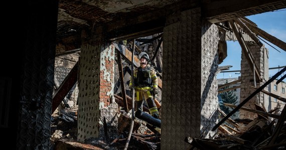 W ciągu ostatnich 24 godzin w rosyjskich atakach na terenie Ukrainy zginęło troje cywilów, a kilkunastu innych zostało rannych. Tak wynika z informacji opublikowanych przez władze lokalne ukraińskich obwodów. 