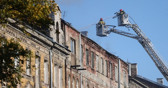 Ponad 60 strażaków walczy z pożarem opuszczonej kamienicy przy ulicy Wileńskiej w Warszawie. Nie ma osób poszkodowanych. Informację o pożarze dostaliśmy na Gorącą Linię RMF FM. 