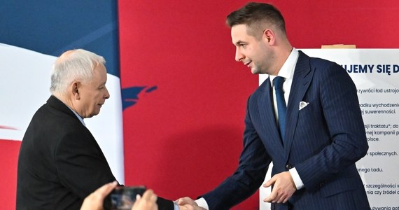 "Idziemy jedną drogą, mamy wspólne cele i to, co było, chociaż było różnie, nie może się w tej chwili liczyć" - powiedział Jarosław Kaczyński na kongresie w Przysusze po podpisaniu "deklaracji ideowej" między Prawem i Sprawiedliwością oraz Suwerenną Polską. Dokument ten był symbolem połączenia się obu partii.