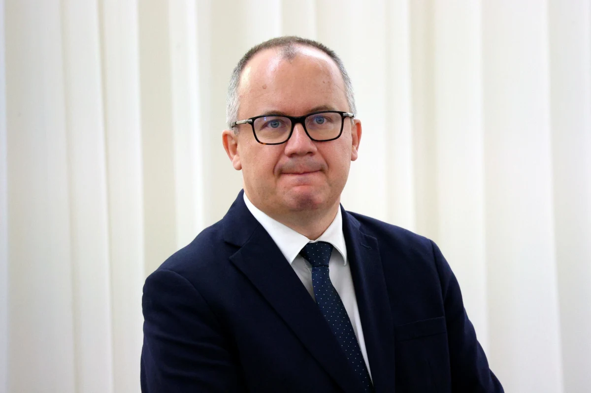 "Co do zasady Komisja Wenecka popiera ten kierunek zmian i główne rozwiązania ustrojowe, które zostały zaproponowane" - powiedział minister sprawiedliwości Adam Bodnar o wydanych przez tę Komisję dwóch opiniach w sprawie polskiego wymiaru sprawiedliwości. Jak jednak dodał, "zgłosiła trochę uwag dotyczących statusu Krajowej Rady Prokuratorów, tego, kto mógłby zgłosić kandydatów, a także dotyczących braku możliwości odwołania nowego prokuratora generalnego".