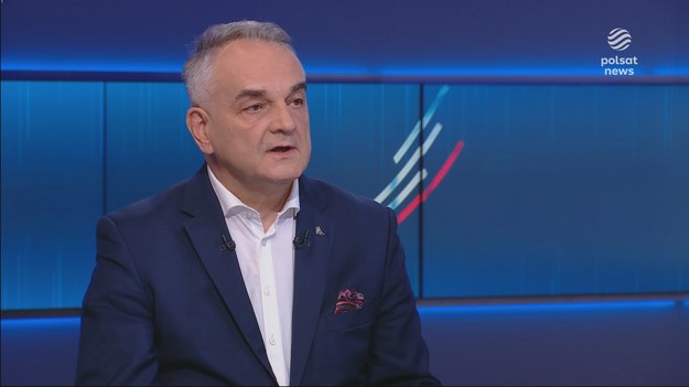 - Ta sytuacja pokazuje, że politycy, którzy są zdecydowani i stanowczy w swoich działaniach, tak jak pan premier Tusk, zyskują - podkreślił Waldemar Pawlak pytany przez Jarosława Gugałę o sondaże, w których PO i PiS umacniają się kosztem mniejszych ugrupowań. Były premier odniósł się przy tym do afery wizowej i programu Poland. Business Harbour.