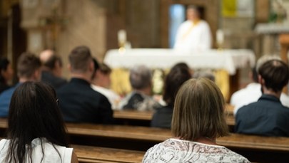 ​Ilu Polaków chodzi do kościoła? Trwa liczenie wiernych