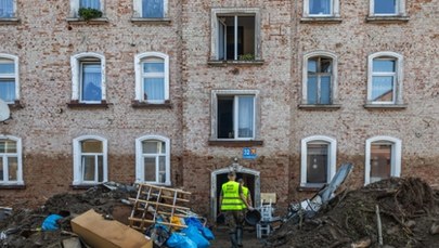 ​Żołnierze WOT sprzątali po powodzi, znaleźli worek z pieniędzmi