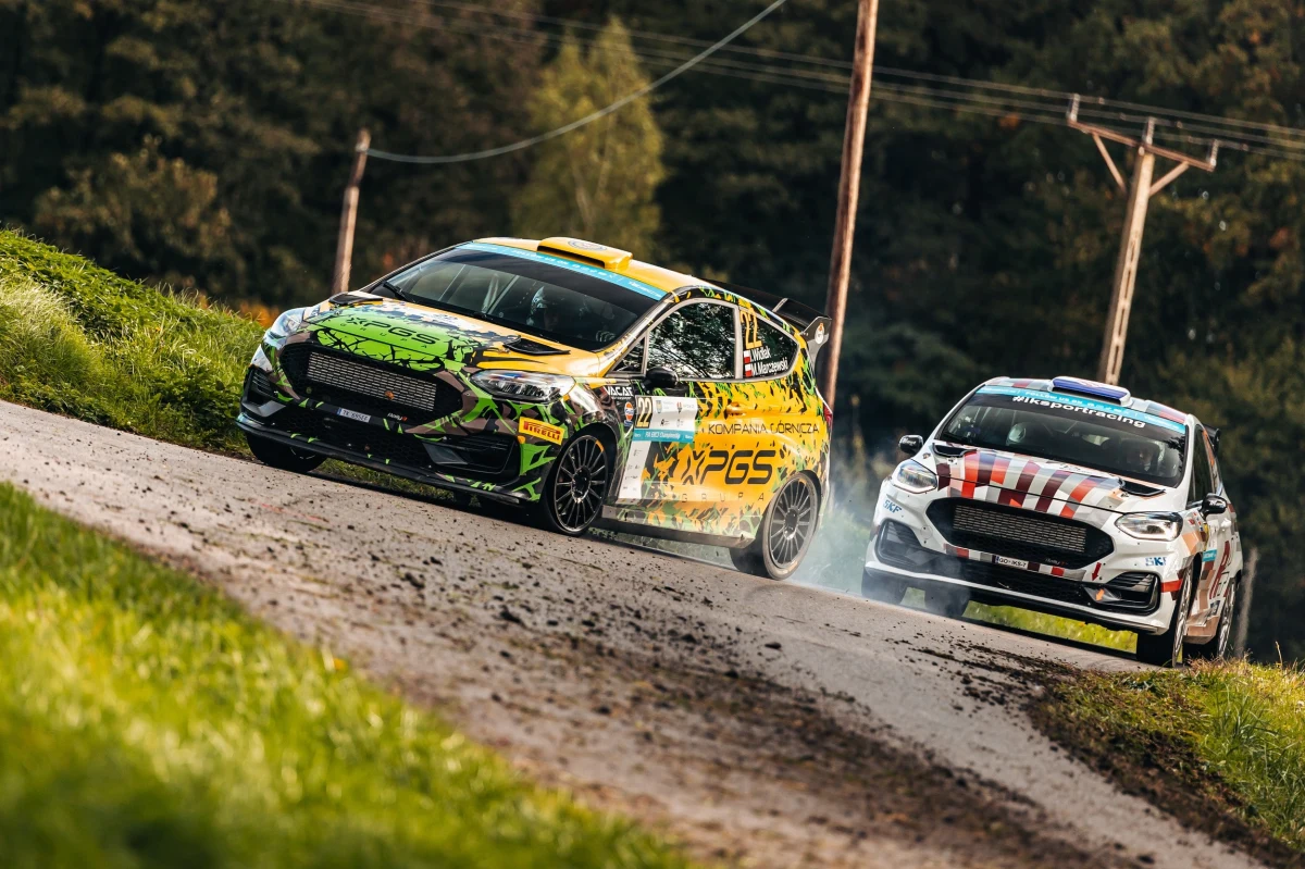 Wszystko już jasne - Włoch Andrea Mabellini triumfatorem Rajdu Śląska! Trzecie miejsce zajął Nowozelandczyk Hayden Paddon, który tym samym został rajdowym mistrzem Europy. Na trzecim miejscu sezon Rajdowych Mistrzostw Europy zakończyli Mikołaj Marczyk i Szymon Gospodarczyk, którzy na śląskich trasach zajęli czwarte miejsce.