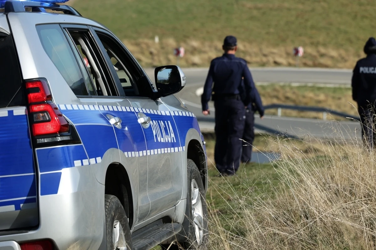 Policjanci ze Szczytna w województwie warmińsko-mazurskim odnaleźli 16-letnią uczennicę, która w piątek nie wróciła ze szkoły do domu i do tej pory nie nawiązała kontaktu z bliskimi. Dziewczyna mieszka w Pasymiu.