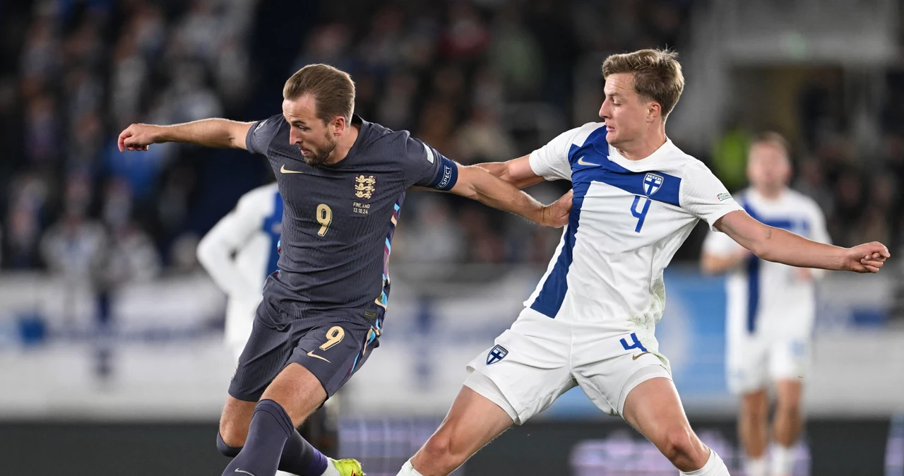 Harry Kane (z lewej) tym razem bramki nie zdobył, ale Anglicy opuszczali Helsinki w dobrych nastrojach 