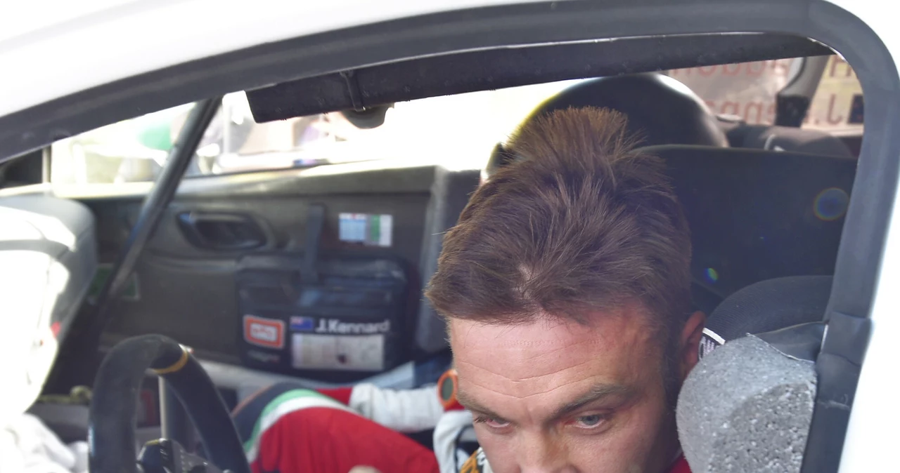 Hayden Paddon za kierownicą swojej rajdówki