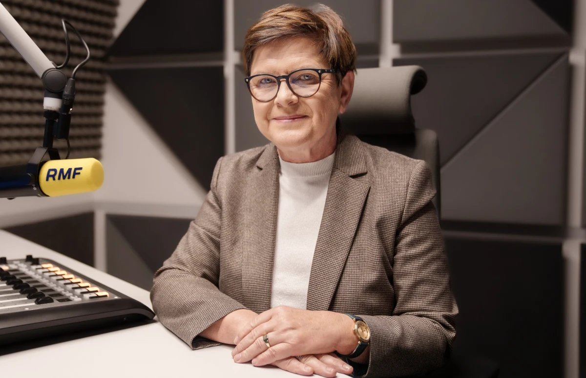 "W mojej opinii Zbigniew Ziobro nie powinien dzisiaj przychodzić na to posiedzenie komisji (…) ma prawo do tego, żeby zostawić go w tej chwili w spokoju" – powiedziała w Porannej rozmowie w RMF FM była premier Beata Szydło. W ten sposób odniosła się do pytania, czy jej partyjny kolega stawi się dzisiaj na posiedzeniu komisji śledczej ds. Pegasusa. "Ja zachęcam Donalda Tuska, żeby częściej sięgał do naszych propozycji programowych" – powiedziała europoseł PiS, nawiązując do propozycji premiera czasowego zawieszenia prawa do azylu. Szydło oceniła, że w związku ze zbliżającymi się wyborami prezydenckimi, będziemy świadkami większej liczby "populistycznych" propozycji ze strony rządzących.