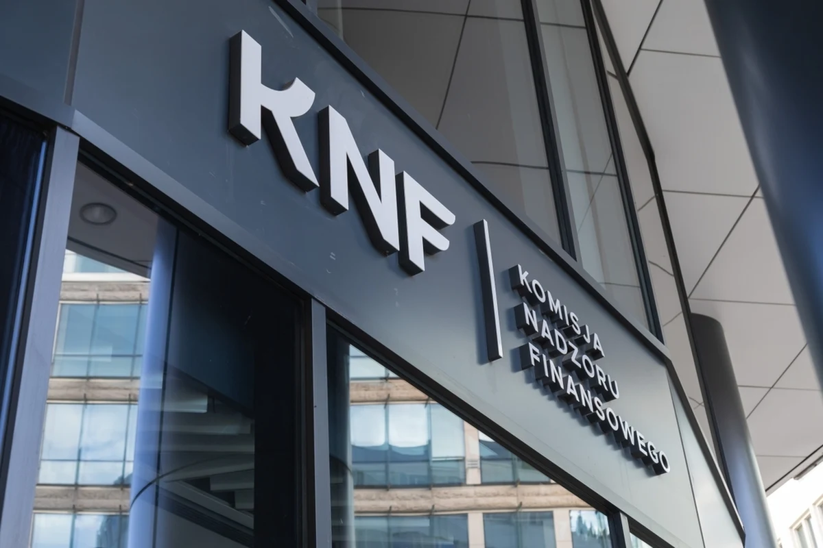 Właściciel Cinkciarz.pl stawia Komisji Nadzoru Finansowego zarzuty doprowadzenia kantoru internetowego niemalże do bankructwa. W oświadczeniu Cinkciarza padają oskarżenia o "inkwizycyjny sąd" i stwarzanie realnego zagrożenia dla codziennego funkcjonowania zwykłych ludzi. KNF odpowiedziała na zarzuty.