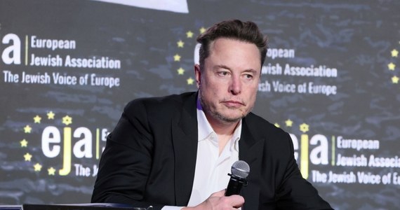 Elon Musk podczas wydarzenia „We, Robot” zaprezentował humanoidalnego robota Optimusa, który ma pomagać w wykonywaniu codziennych czynności. Kradzież swoich pomysł zarzucił miliarderowi hollywoodzki reżyser Alex Proyas - twórca filmu science fiction "Ja, robot".