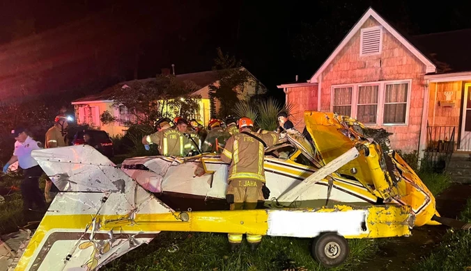 Samolot spadł blisko budynków mieszkalnych. Nie żyje pilot