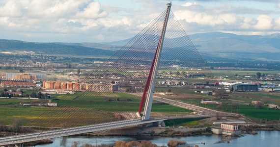 Tragedia w hiszpańskim mieście Talavera de la Reina. 26-letni Brytyjczyk podczas wspinaczki spadł z mostu Castilla-La Mancha. Jego życia nie udało się uratować. Mężczyzna nagrywał filmiki do mediów społecznościowych.