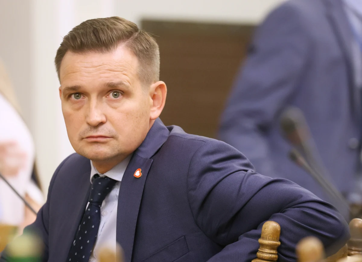 Premier Donald Tusk, na wniosek ministra rozwoju i technologii Krzysztofa Paszyka, powołał Michała Jarosa na stanowisko sekretarza stanu w Ministerstwie Rozwoju i Technologii - poinformował resort we wtorkowym komunikacie.