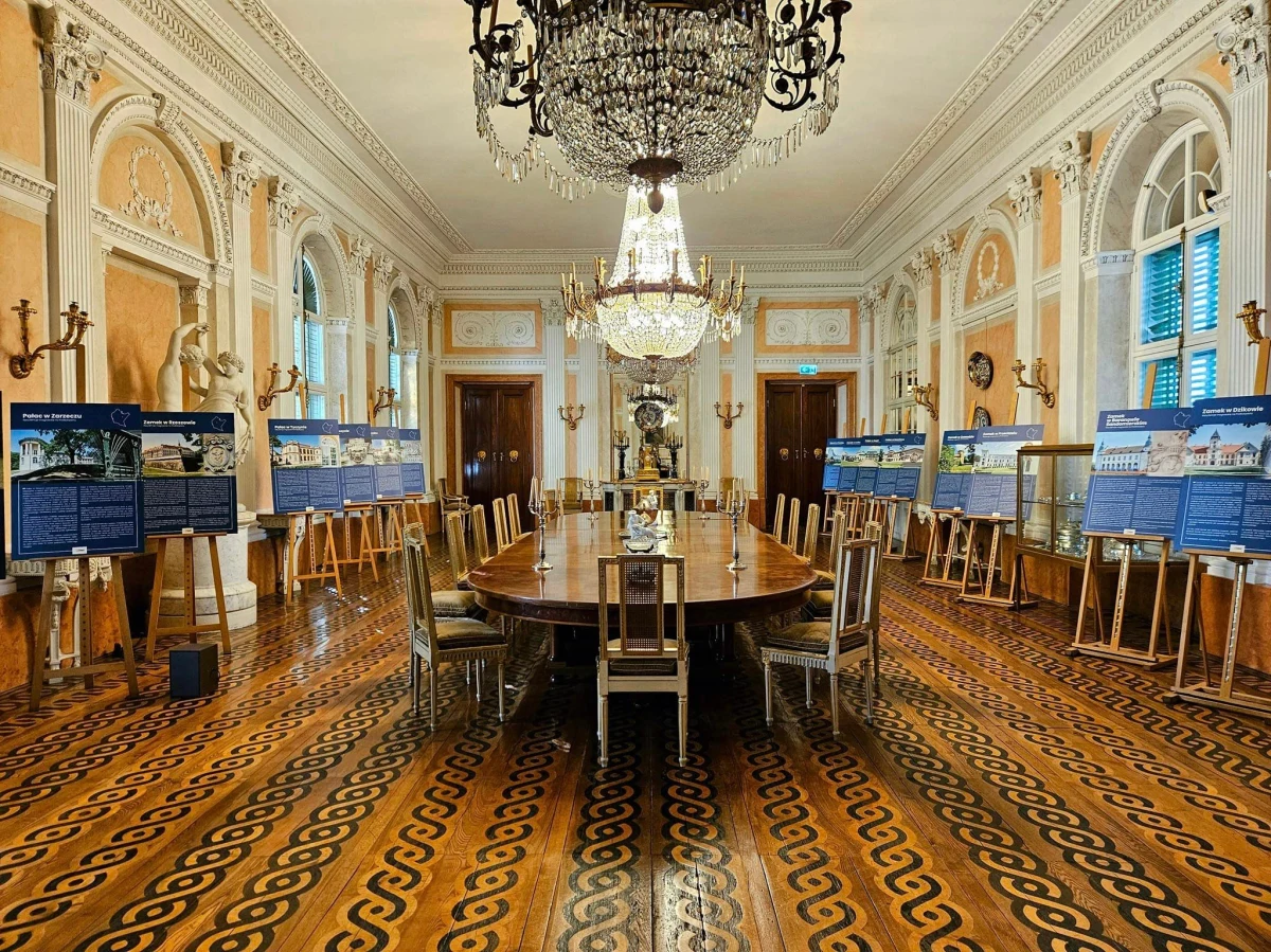 Do 15 listopada w łańcuckim zamku można oglądać wystawę "Rezydencje magnackie na Podkarpaciu". Jest ona prezentowana w Wielkiej Jadalni. 