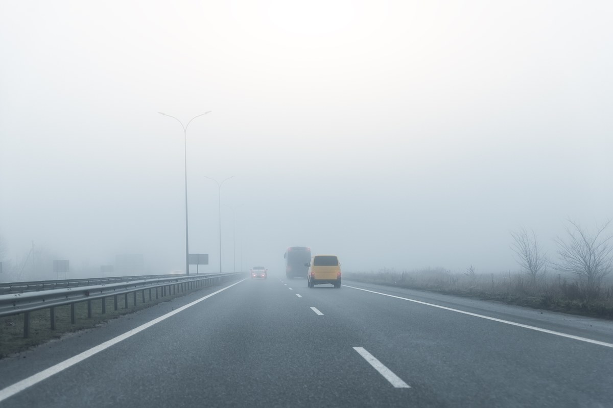 Instytut Meteorologii i Gospodarki Wodnej wydał ostrzeżenie pierwszego stopnia przed mgłą. Obowiązuje ono od wtorku od godz. 23 do środy do godz. 9. IMGW poinformowało, że miejscami widzialność będzie ograniczona poniżej 200 m. 