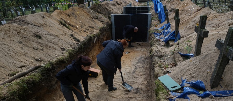 W Białymstoku w Podlaskiem ujawniono ponad 20 jam grobowych, z których wydobyto do tej pory szczątki 9 osób, prawdopodobnie ofiar terroru komunistycznego - poinformowało we wtorek Biuro Poszukiwań i Identyfikacji IPN. 