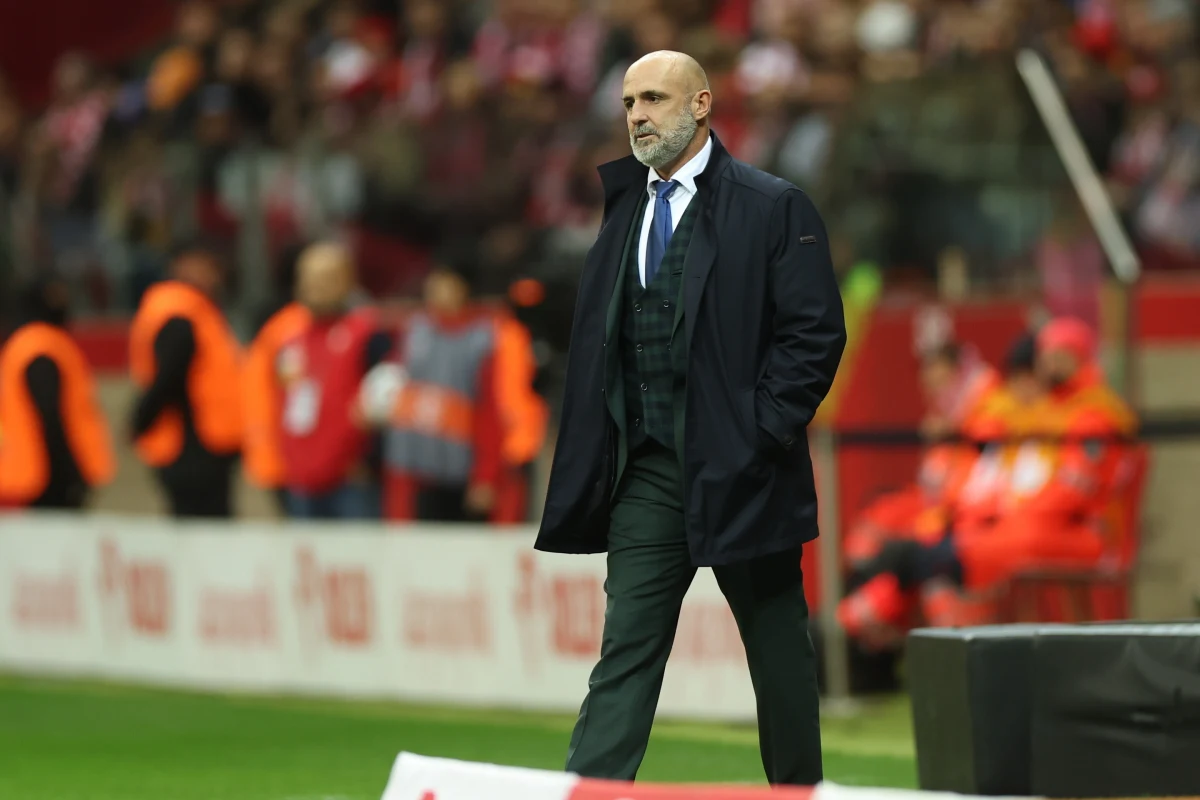 Selekcjoner piłkarskiej reprezentacji Polski Michał Probierz przyznał po zremisowanym 3:3 meczu z Chorwacją w Warszawie w Lidze Narodów, że błędy, po których rywale strzelili dwa z trzech goli, mogą śnić się po nocach. "Chwała drużynie, że podniosła się w takim momencie" - podkreślił.