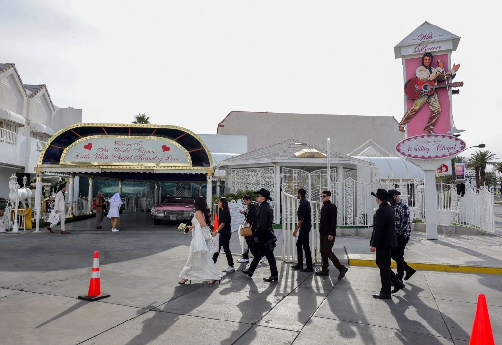 Słynna Little White Wedding Chapel w Las Vegas, gdzie wiele znanych osób wzięło ślub