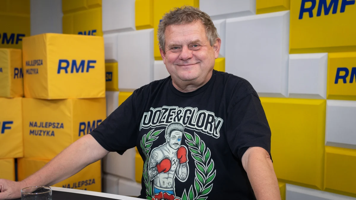 "Da się 'być po żadnej stronie', ale nie da się konwersować z ludźmi, którzy są w jednej lub drugiej bandzie" - odpowiedział Kazik Staszewski Robertowi Mazurkowi na pytanie o ocenę polskiej polityki. Tematem Porannej rozmowy w RMF FM była m.in. najnowsza płyta Kazika i Kwartetu ProForma "Po moim trupie". "To nie jest mój najbardziej polityczny, ale najbardziej szczery album" - powiedział muzyk.