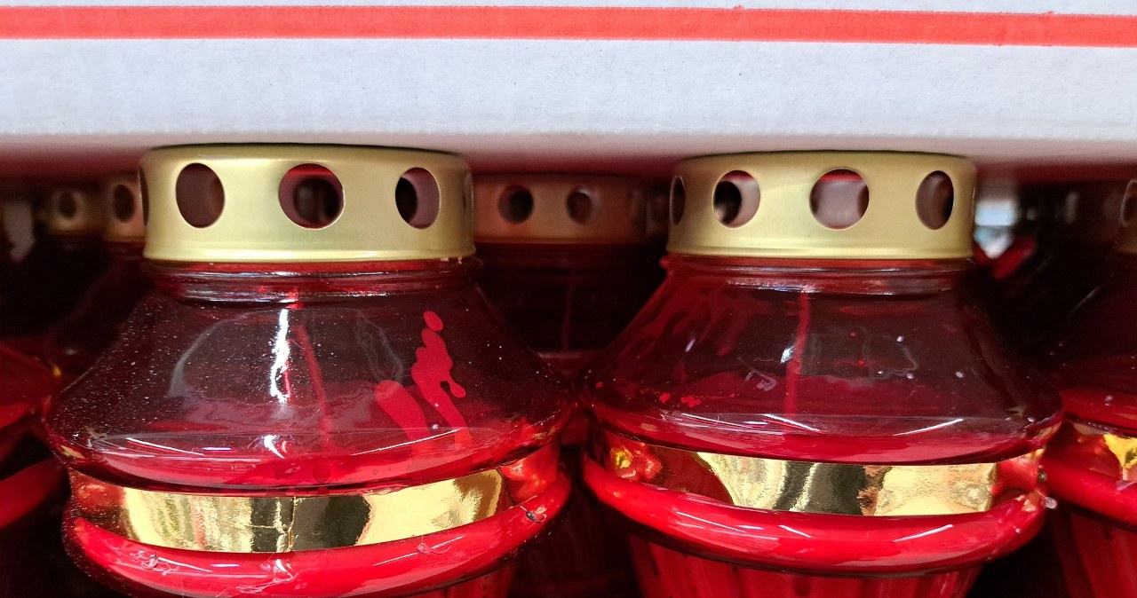 Co zrobić, aby znicze paliły się dłużej? Ten banalny trik jest hitem