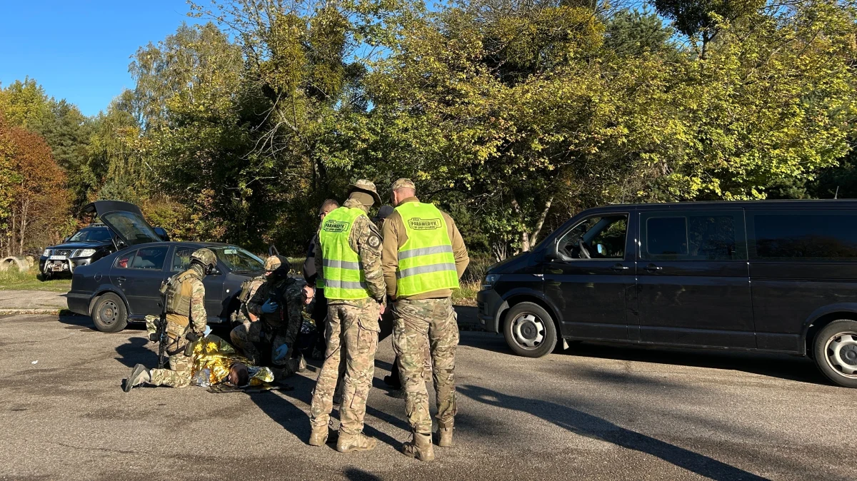 W Trójmieście trwają zawody i warsztaty "Paramedyk". Specjalsi z całego kraju rywalizują w różnych miejscach, które do samego końca pozostają tajemnicą - tak jak zadania, które na nich czekają. 