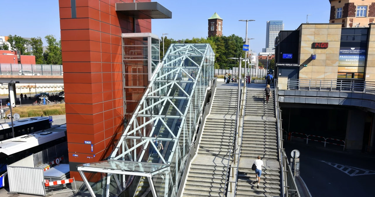 Kraków. Ruchome schody na dworcu. Miasto podało przyczynę awarii