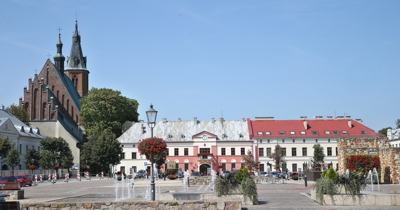  Nazywają go srebrnym miastem. Leży rzut beretem od Krakowa i oferuje wiele atrakcji