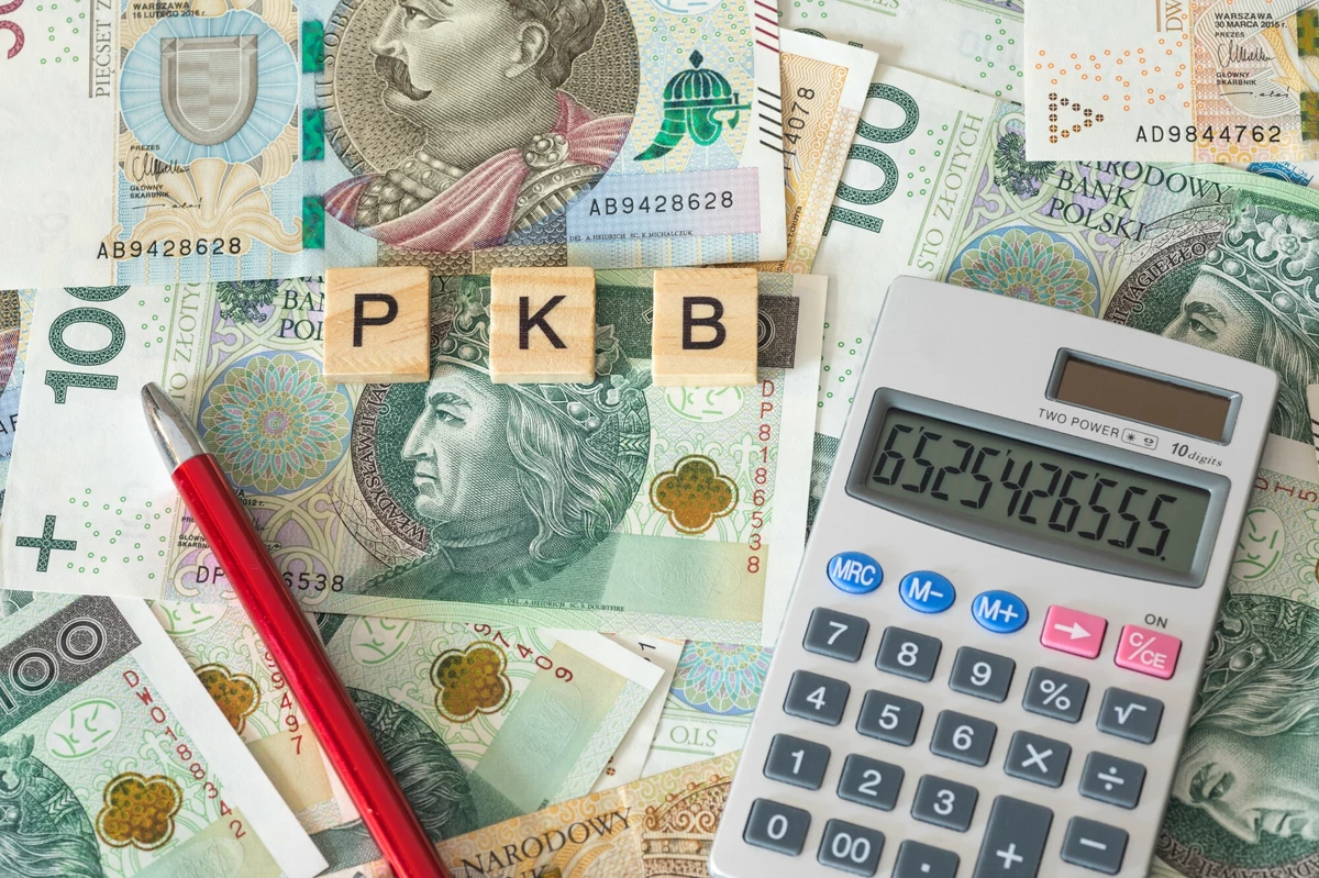 Bank Światowy podniósł prognozę wzrostu PKB Polski do 3,2 proc. w tym roku, do 3,7 proc. w 2025 roku, a w 2026 roku do 3,4 proc. - poinformował BŚ w opublikowanym w czwartek raporcie ECA Economic Update. Polska gospodarka będzie więc rozwijać się jeszcze szybciej niż wcześniej zakładano. 
