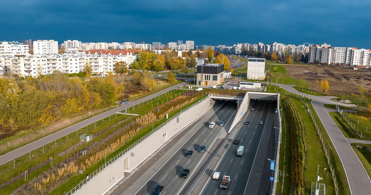 Warszawski, oddział, Generalnej, Dyrekcji, Dróg, Krajowych, Autostrad, poinformował, konieczności, zamknięcia, tunelu, Ursynowem Obwodnica Warszawy zostanie dziś zamknięta. Poważne utrudnienia dla kierowców