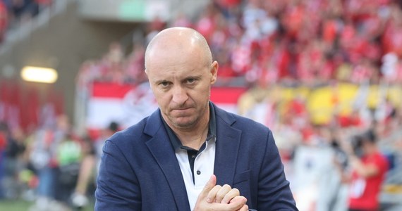 Po reprezentacyjnej przewie wraca piłkarska Ekstraklasa. 12. kolejkę spotkań otworzy mecz w Kielcach. Korona podejmie Piasta Gliwice. Zespół z Górnego Śląska ma za sobą serię 3 porażek z rzędu i wydawałoby się, że przerwa na reprezentację, którą można wykorzystać na spokojną pracę z zawodnikami to w takim momencie dobra sytuacja. Innego zdania jest jednak trener Piasta. "Tym razem trochę żałowałem, że jest ta przerwa. Po pierwsze dlatego, że przegraliśmy mecz, na który chciałoby się jak najszybciej zareagować. Widziałem, że moja drużyna jest w dobrej dyspozycji i nie do końca potrzebowaliśmy tej przerwy" - przyznał Aleksandra Vuković, z którym o sentymentalnym powrocie do Kielc, młodych i starych trenerach, a także o grze Jagielloni i Legi rozmawiał Wojciech Marczyk z redakcji sportowej RMF FM. 