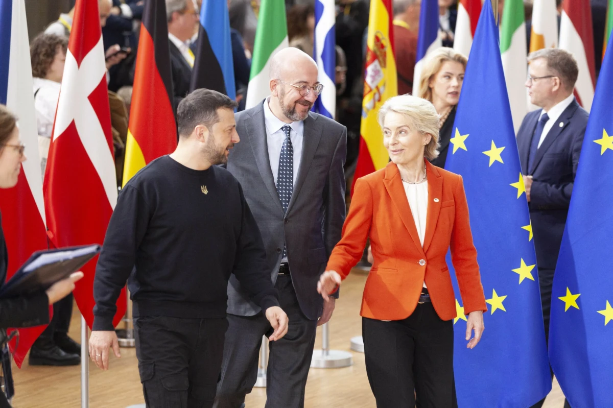 Rada Europejska wyraża solidarność z Polską - takie słowa znalazły się we wnioskach końcowych z zakończonego w czwartek w Brukseli szczytu unijnych przywódców. Chodzi o zagrożenie hybrydowe ze strony Białorusi i Rosji, które wykorzystują nielegalnych migrantów, by destabilizować sytuację w Polsce.