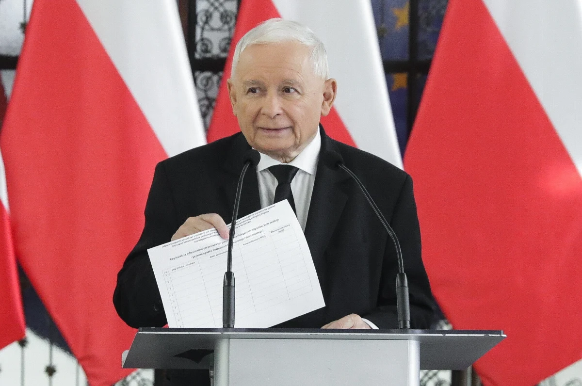Prawo i Sprawiedliwość rusza ze zbiórką podpisów pod wnioskiem o referendum ws. unijnego paktu migracyjnego. W piątek w Sejmie poinformował o tym prezes partii Jarosław Kaczyński. Ewentualny podpis pod wnioskiem premiera Donalda Tuska Kaczyński określił jako "test prawdziwych intencji" szefa rządu.