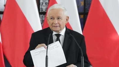 "Tutaj jest taka kartka". Kaczyński chce referendum i zwraca się do Tuska 