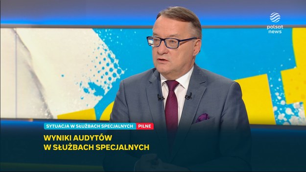 Marcin Fijołek podniósł temat czwartkowego tajnego posiedzenia Komisji ds. Służb Specjalnych, na którym Koordynator Służb Specjalnych oraz szefowie służb przedstawiali audyty dotyczące ABW czy Agencji Wywiadu.- Ja muszę przyznać, że byłem zaskoczony wynikiem, skoro Prawo i Sprawiedliwość cały czas mówiło o bezpieczeństwie. Mogę powiedzieć, choć raport jest tajny, że w tej sprawie ocena była bardzo zła. Ten raport zresztą, tak jak ptaki ćwierkają, został potwierdzony w Ministerstwie Obrony Narodowej - wskazał poseł Marek Biernacki.